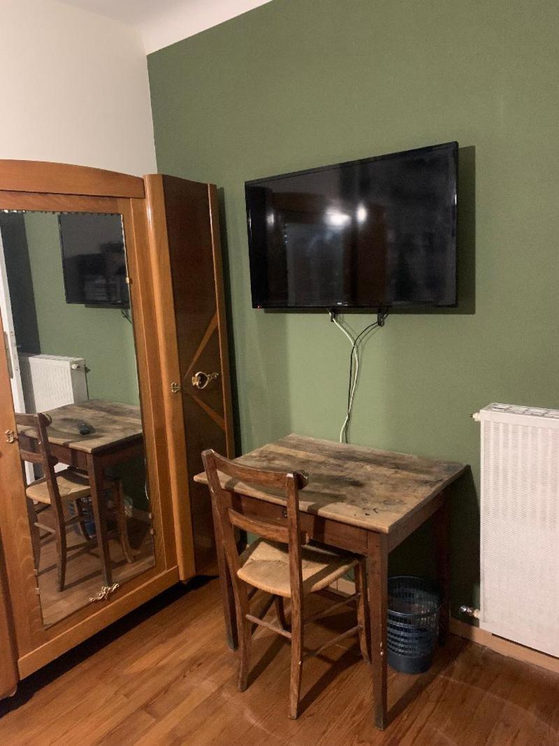 Chez Line Et Francis Apartment Тарб Екстериор снимка