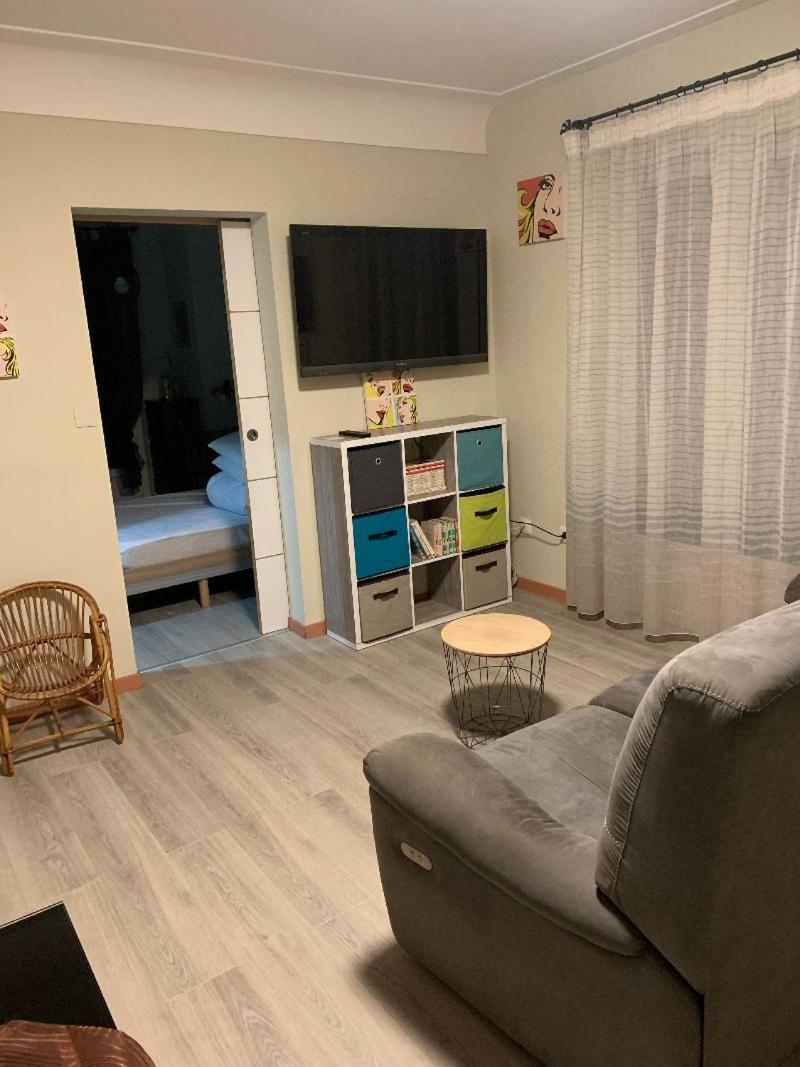 Chez Line Et Francis Apartment Тарб Екстериор снимка